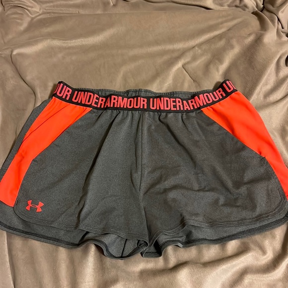 Under Armour Shorts - Picture 1 of 3